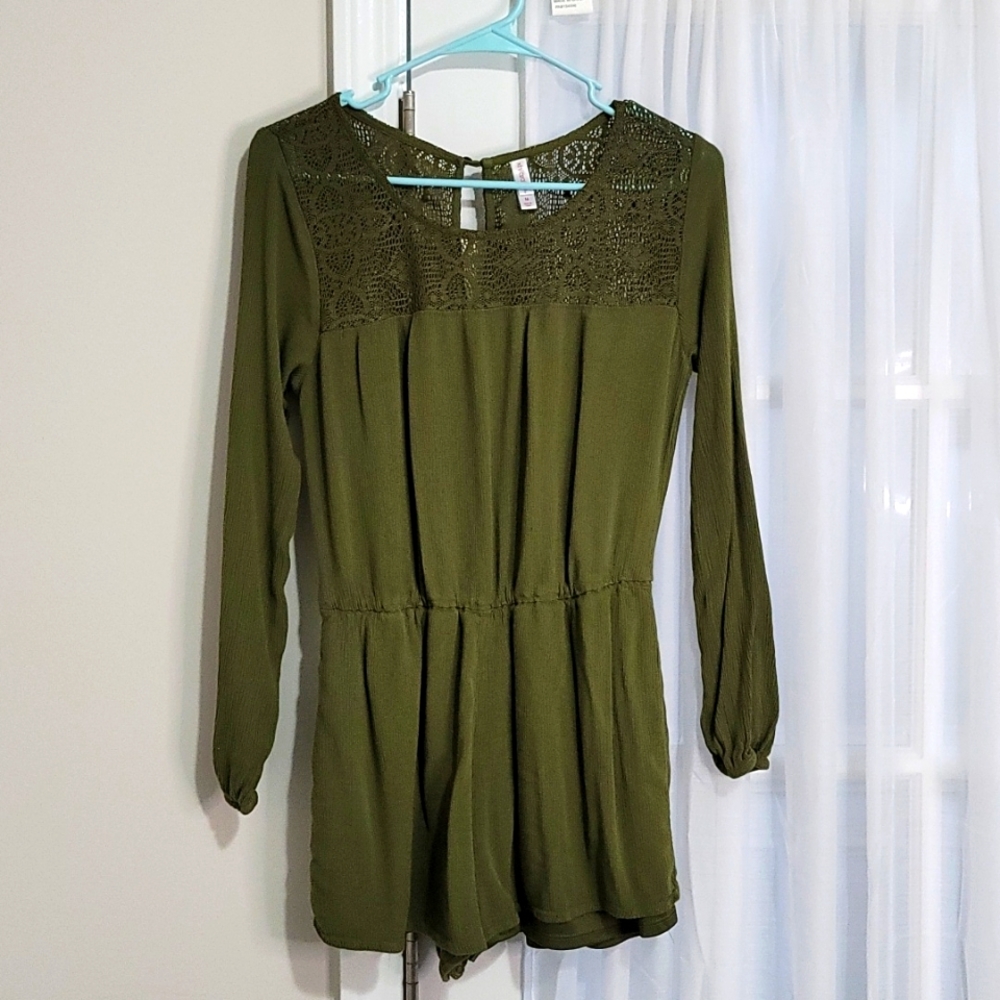 Xhilaration Green Long Sleeve Keyhole Back Crochet Romper Size Medium